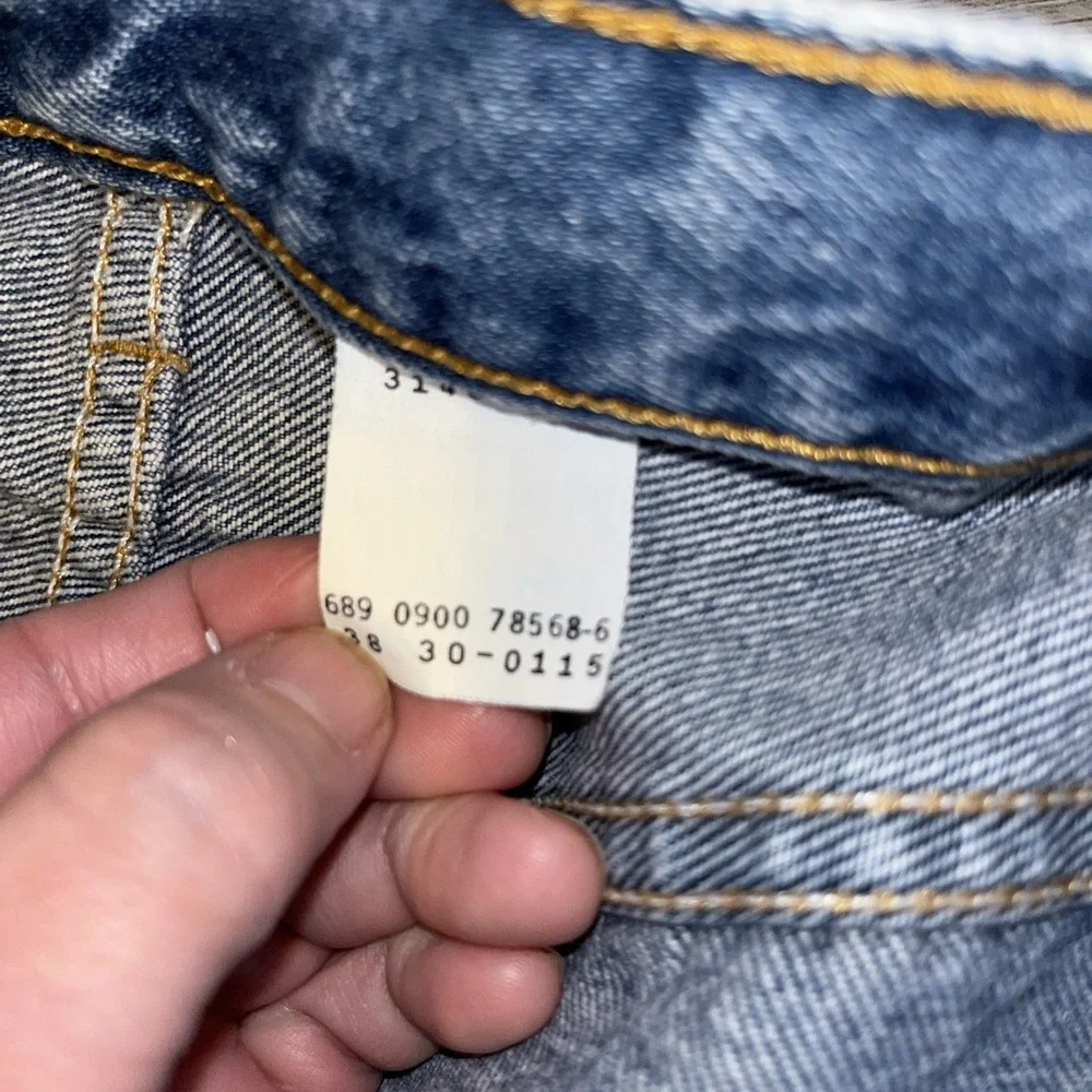 Levi's 505  Men's‎ Jean 38x30 button fly